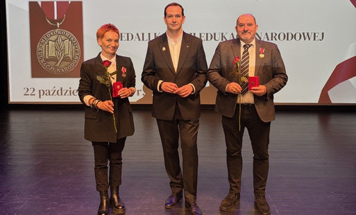 Zdjęcie do Nauczyciele uhonorowani medalami Komisji Edukacji Narodowej